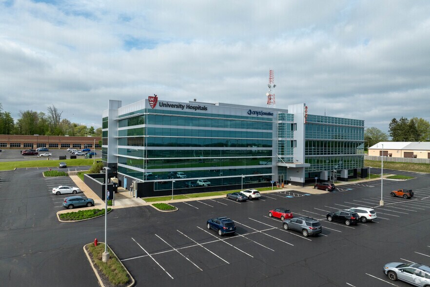 More Photos Of 25001 Emery Rd, Warrensville Heights Office For Lease
