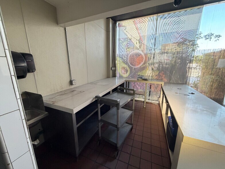 More Photos Of 11031-11061 Santa Monica Blvd, Los Angeles General Retail For Sale
