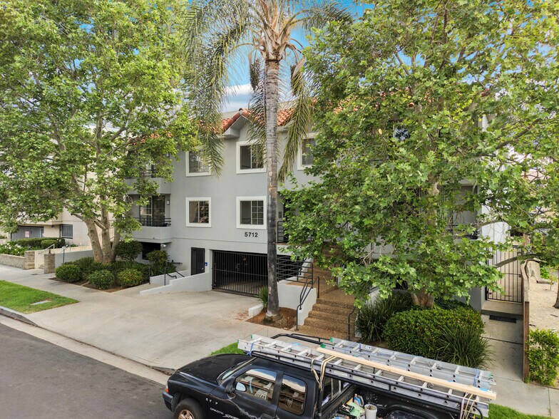 More Photos Of 5712 Camellia Ave, North Hollywood Apartments For Sale