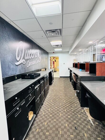 More Photos Of 30-75 Steinway St, Astoria Bank For Sale