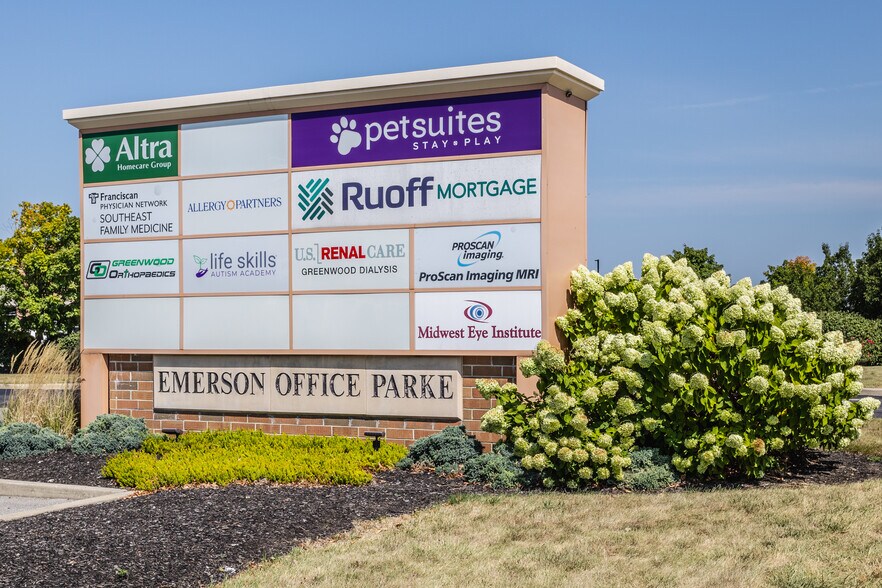 More Photos Of 965 N Emerson Ave, Greenwood Medical For Lease