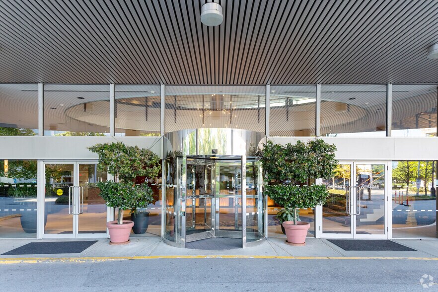 More Photos Of 8181 Cambie Rd, Richmond Hotel For Sale