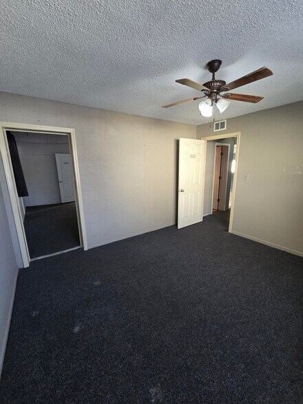 More Photos Of 407 SW Mo-7 Hwy, Blue Springs Freestanding For Sale