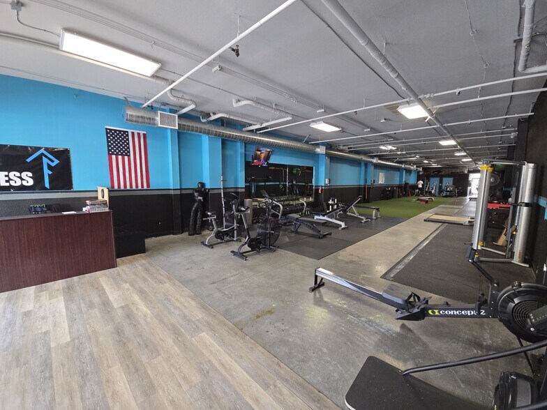 More Photos Of 7433 Monterey St, Gilroy Storefront Retail Residential For Lease