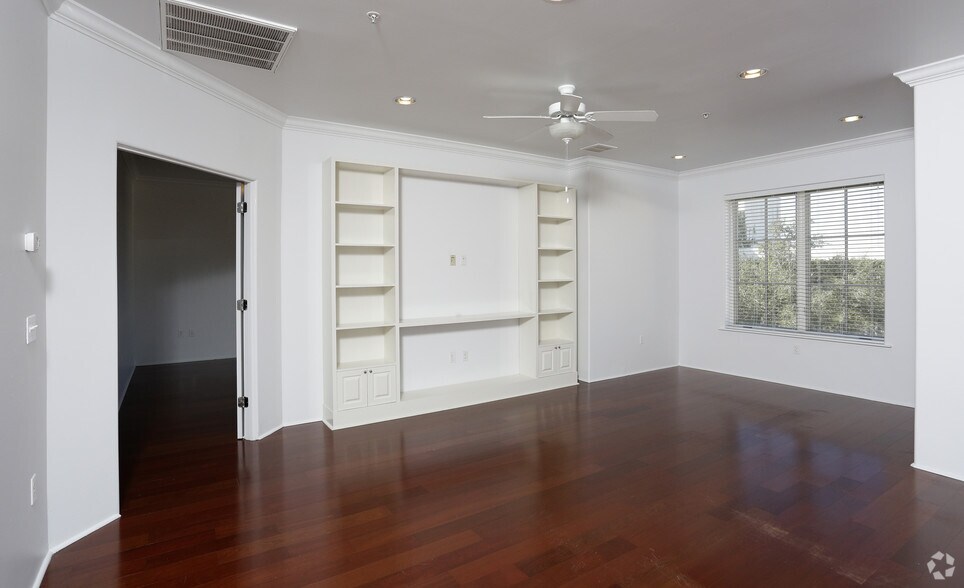 More Photos Of 433 W New England Ave, Winter Park Apartments For Lease