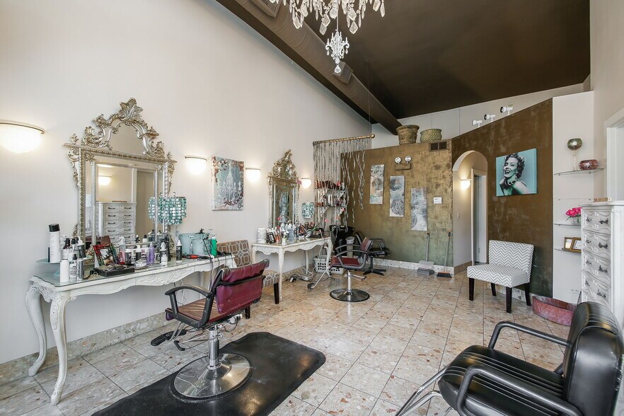 More Photos Of 440 N Main St, Glen Ellyn Storefront Retail Residential For Sale