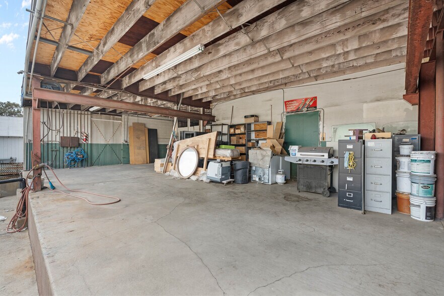More Photos Of 491 W Rialto Ave, Rialto Manufacturing For Sale