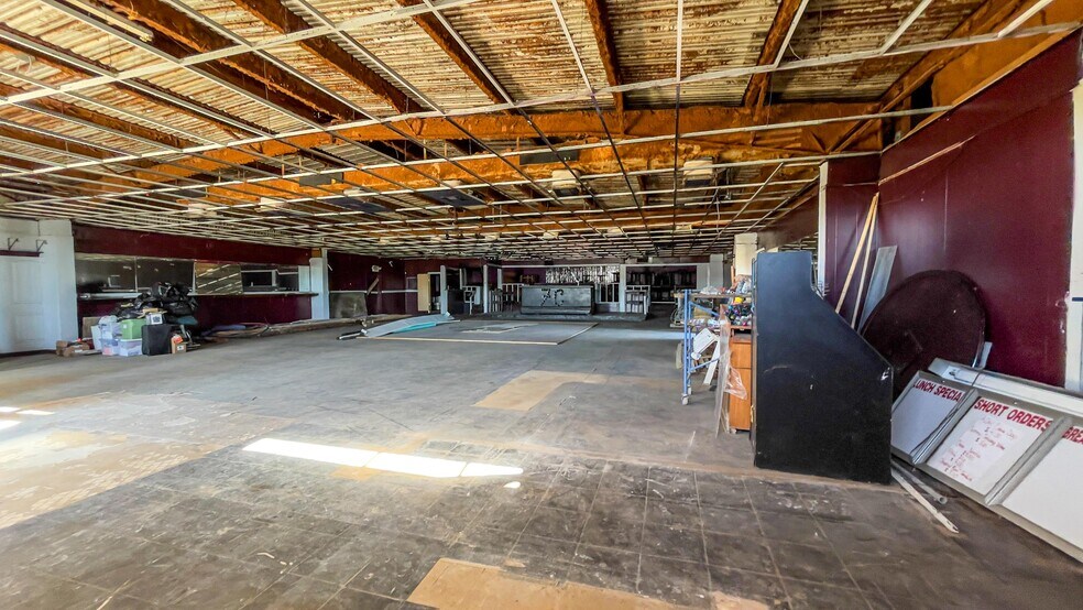 More Photos Of 901 E Johnson St, Waco Service For Sale