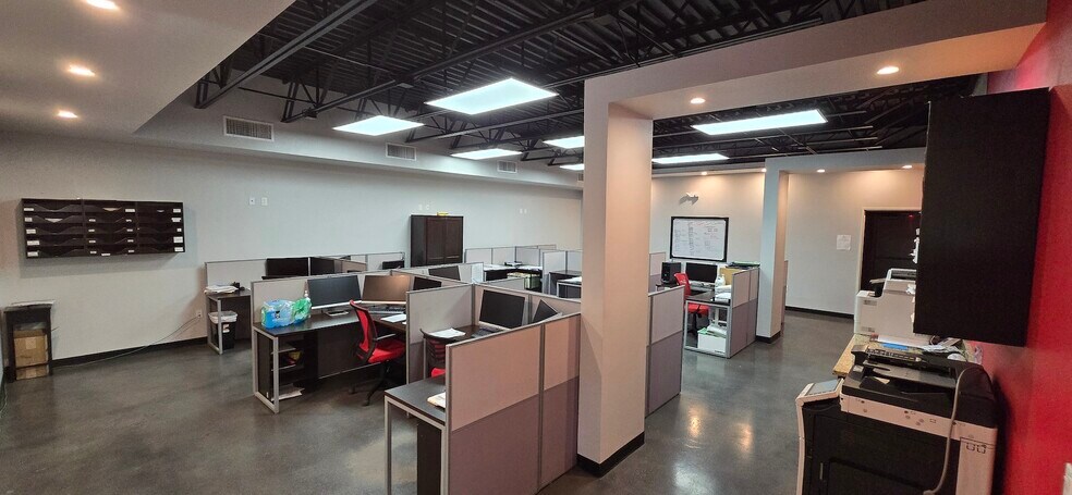 More Photos Of 1120 Horizon Blvd, El Paso Truck Terminal For Sale
