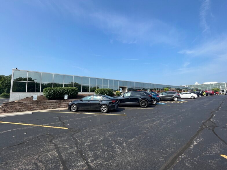 More Photos Of 965 Keynote Cir, Brooklyn Heights Office For Sale