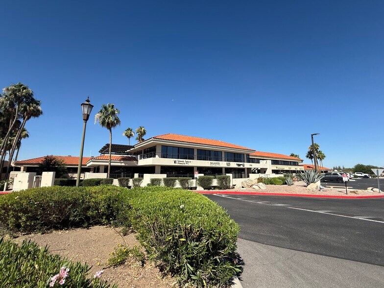 More Photos Of 1820 E River Rd, Tucson Unknown For Lease