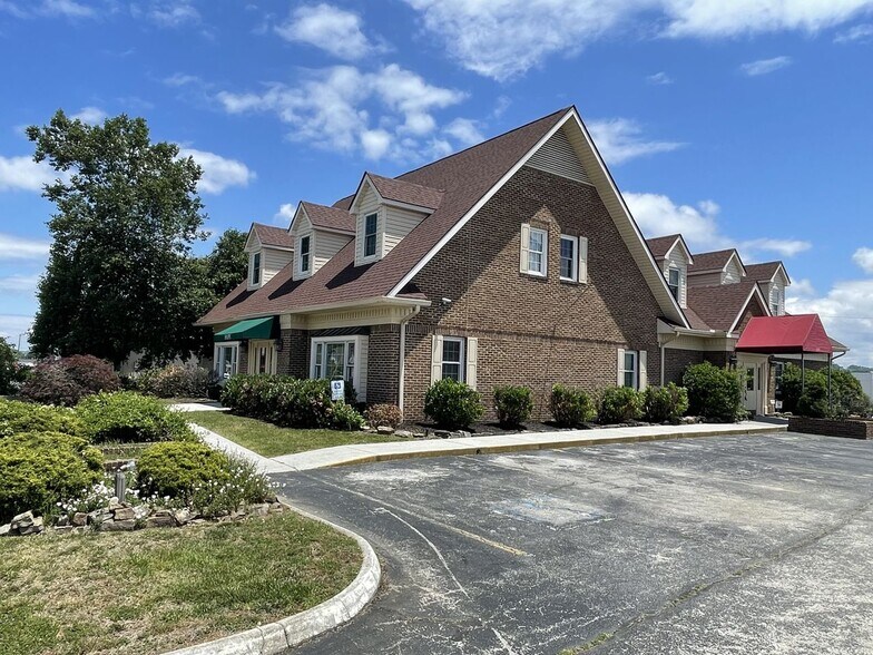 More Photos Of 1369 W Andrew Johnson Hwy, Morristown Medical For Lease