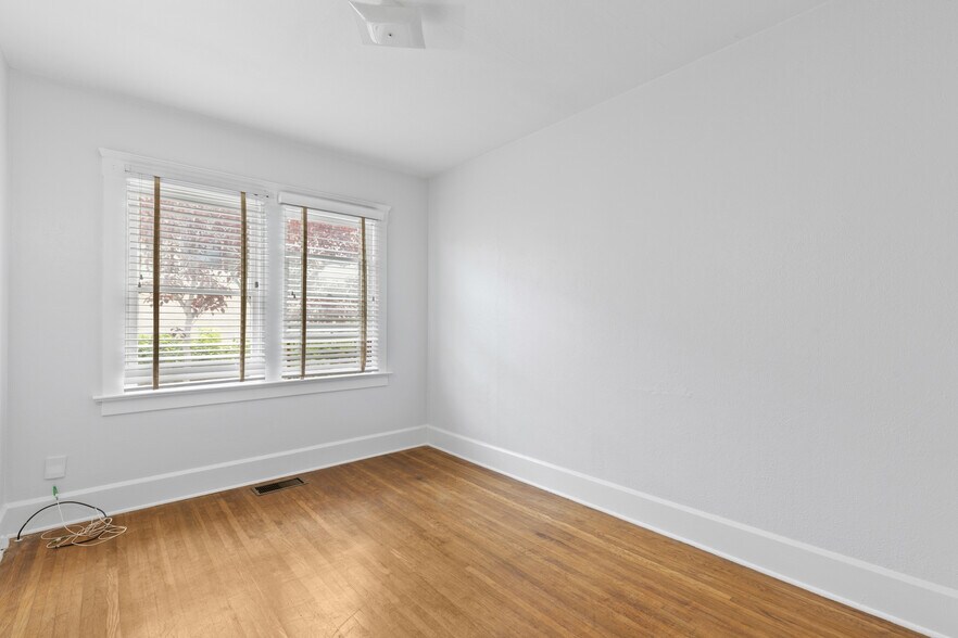 More Photos Of 642 Torrance St, San Diego Apartments For Sale