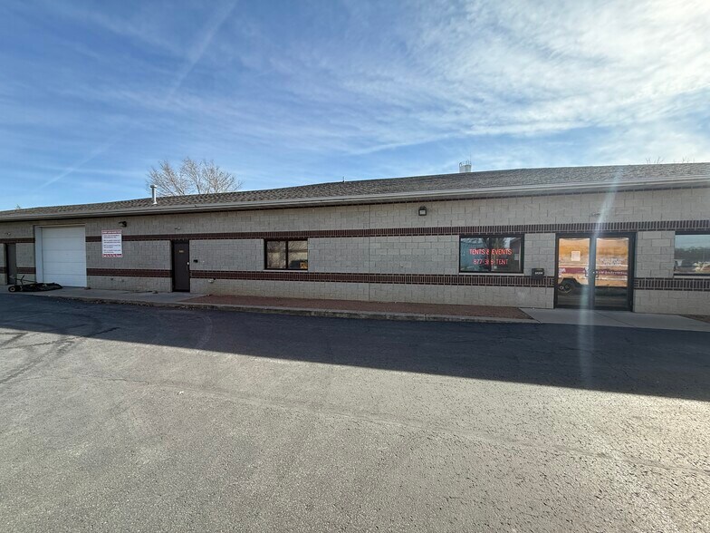 More Photos Of 1262 S Bridge St, Yorkville Service For Sale