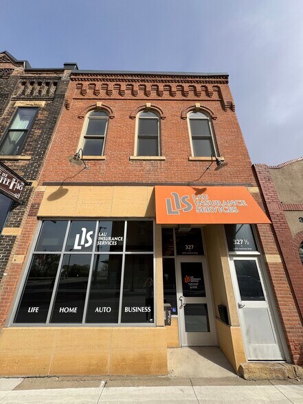 More Photos Of 327 N Riverfront Dr, Mankato Storefront Retail Residential For Sale