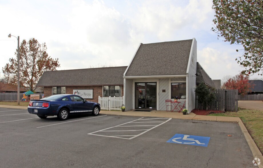 More Photos Of 16301 N Santa Fe Ave, Edmond Daycare Center For Lease