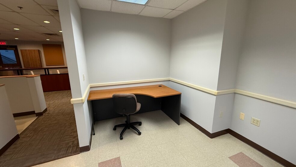 More Photos Of 2925 William Penn Hwy, Easton Office For Lease