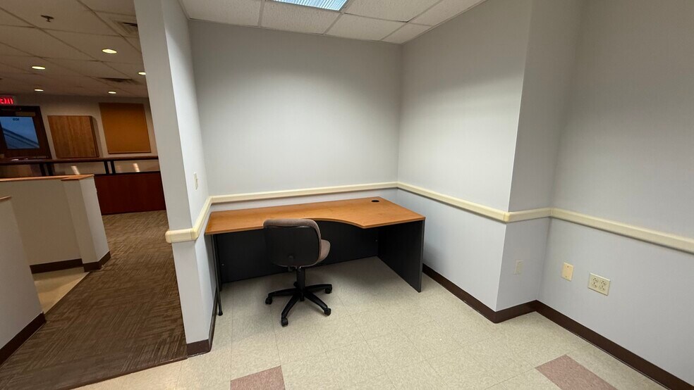 More Photos Of 2925 William Penn Hwy, Easton Office For Lease