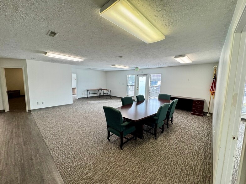 More Photos Of 200 Professional Ct, Lafayette Office For Lease