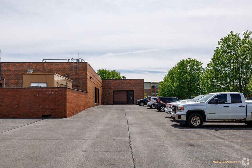More Photos Of 6007 Fair Lakes Rd, East Syracuse Office For Sale