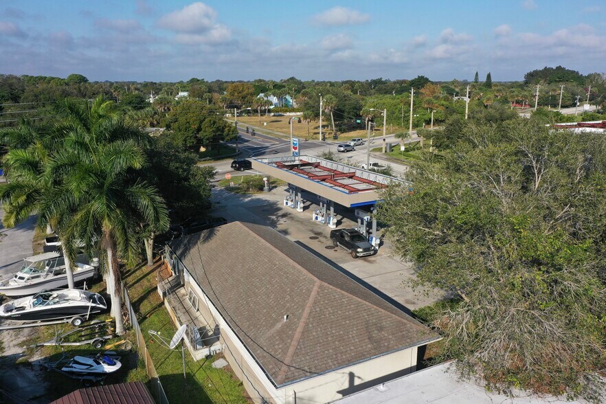 More Photos Of 755 4th St, Vero Beach Convenience Store For Sale