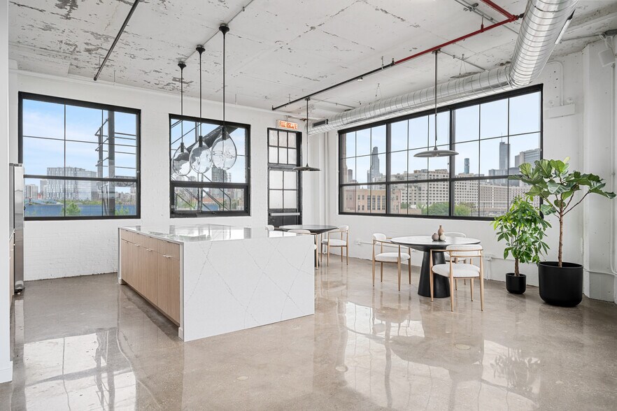 More Photos Of 1001 N North Branch St, Chicago Flex For Lease