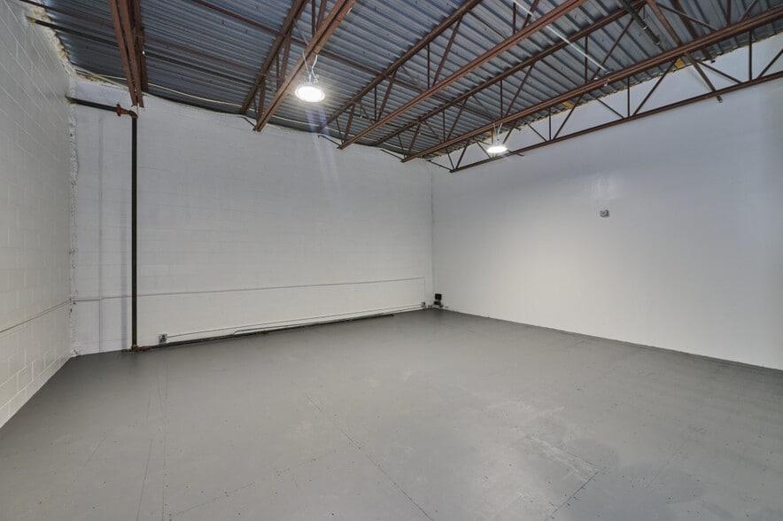 More Photos Of 1 Melvin St, Wakefield Manufacturing For Lease