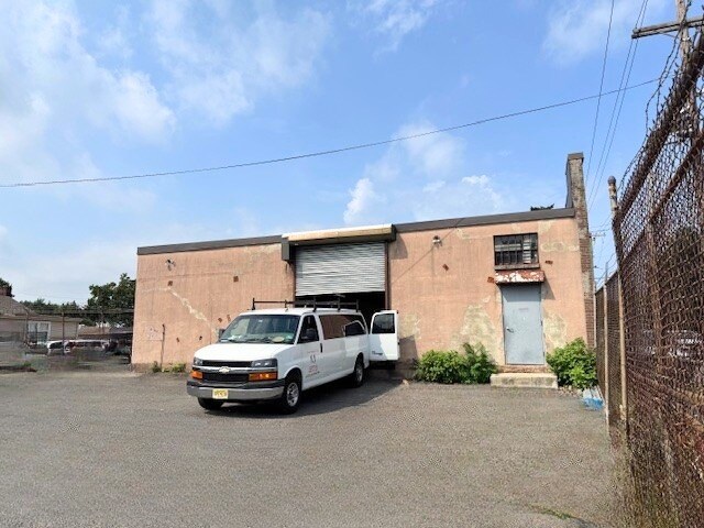 Primary Photo Of 622 Lexington Ave, Clifton Industrial For Sale