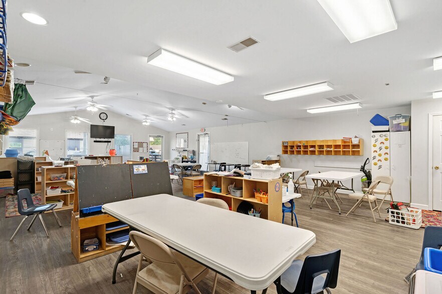 More Photos Of 213 S Wright St, Burgaw Daycare Center For Sale