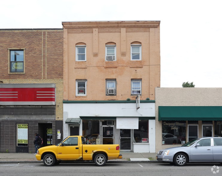 More Photos Of 122 Washington Ave, Endicott Storefront Retail Residential For Sale