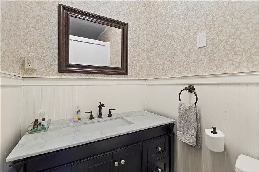 More Photos Of 722 Main St, Bennington Freestanding For Sale