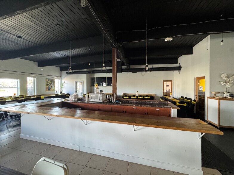 More Photos Of 3401 S Chambers Rd, Aurora Office For Sale