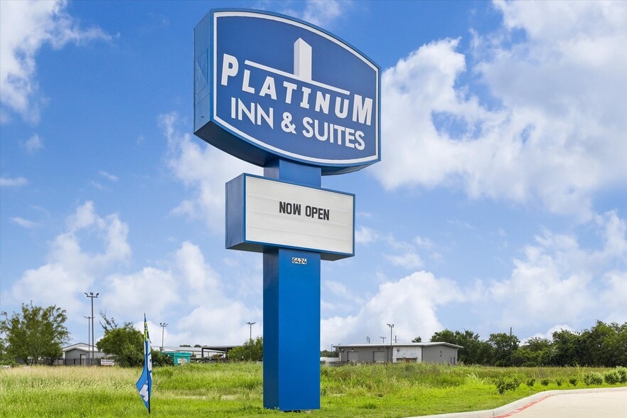 More Photos Of 6424 Queenston Blvd, Houston Hotel For Sale