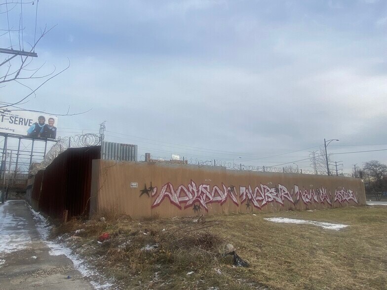 More Photos Of 2616 W Van Buren St, Chicago Warehouse For Lease