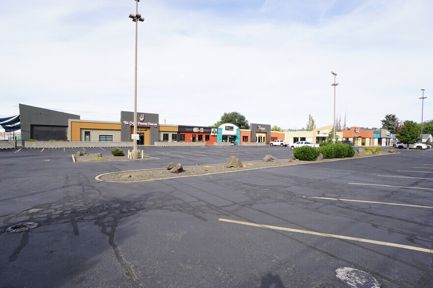 More Photos Of 412-432 S 48th Ave, Yakima Unknown For Lease