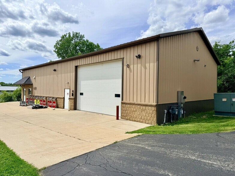More Photos Of S66W19444 Tans Dr, Muskego Distribution For Sale