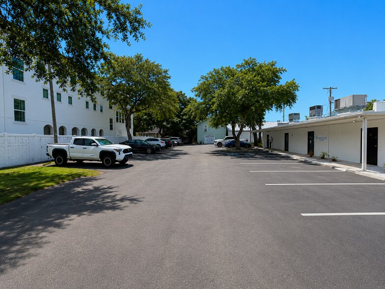More Photos Of 1906 W Platt St, Tampa Office For Lease