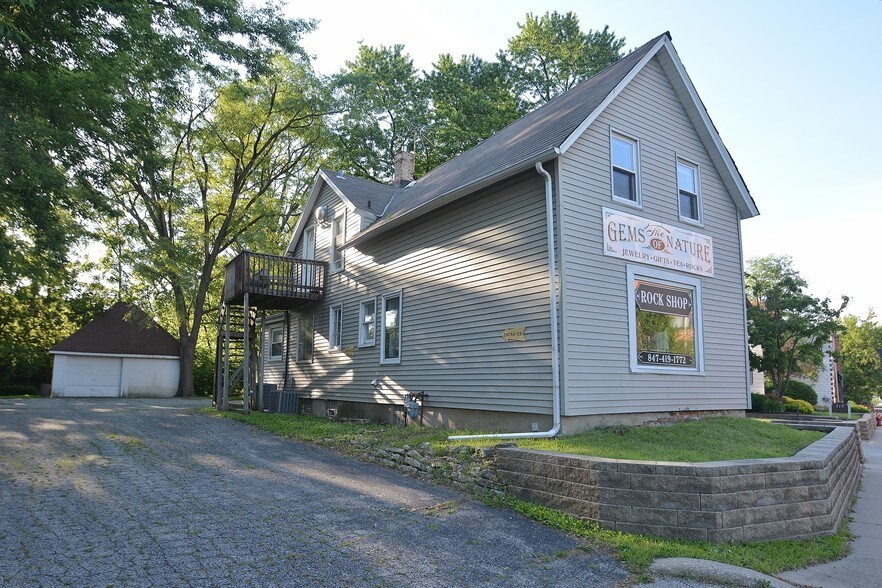 More Photos Of 231 N Milwaukee Ave, Wheeling Freestanding For Lease