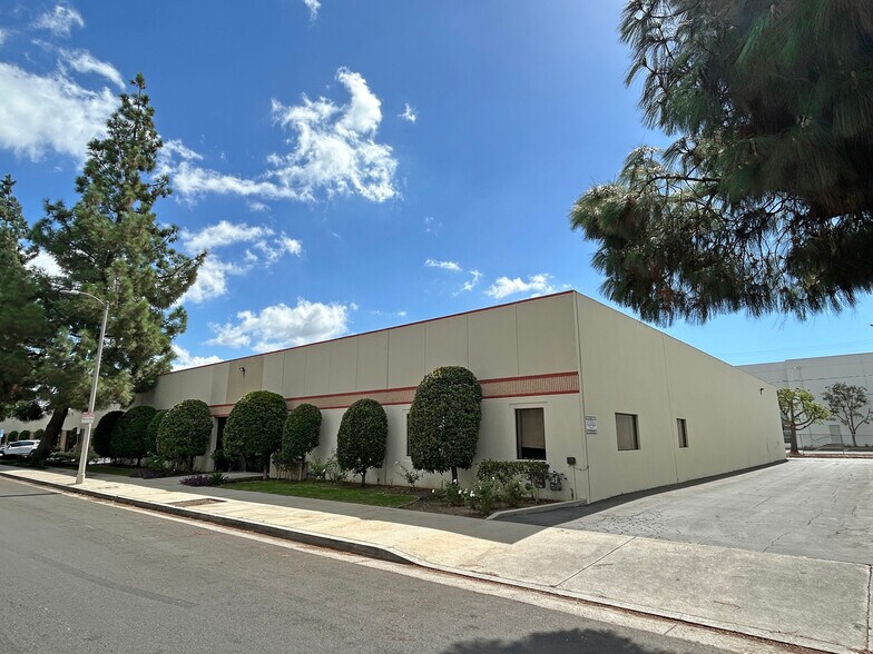 Primary Photo Of 16540-16542 Arminta St, Van Nuys Manufacturing For Lease