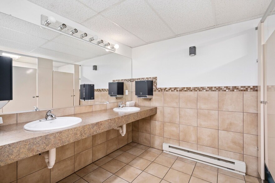 More Photos Of 504 W Eisenhower Blvd, Loveland Office For Sale