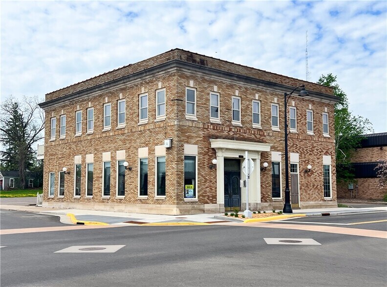 More Photos Of 436 E La Salle Ave, Barron Office Residential For Lease