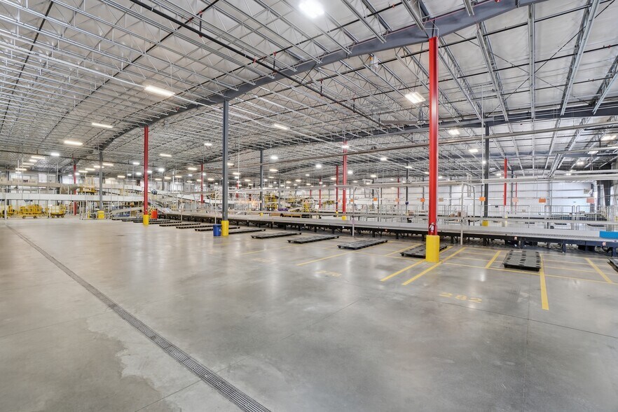 More Photos Of 1995 Route 19 S, Bryson City Warehouse For Sale