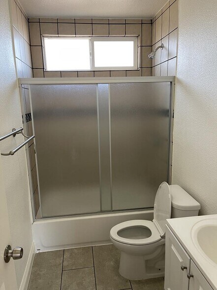 More Photos Of 426-428 W 77th St, Los Angeles Apartments For Sale