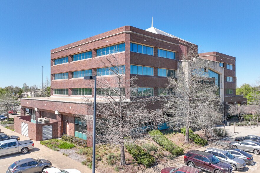 More Photos Of 1600 N Redbud Blvd, McKinney Office For Sale