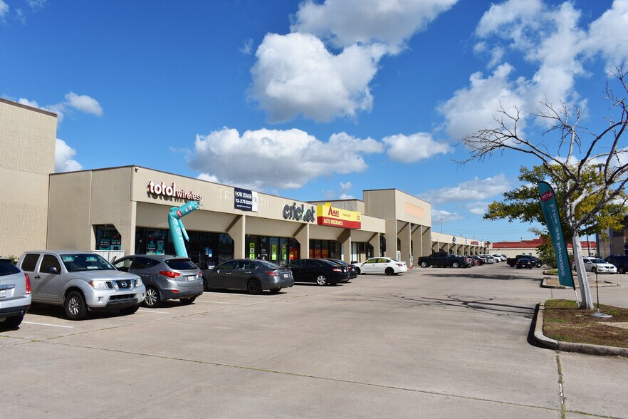 More Photos Of 11021 Fuqua St, Houston Unknown For Lease