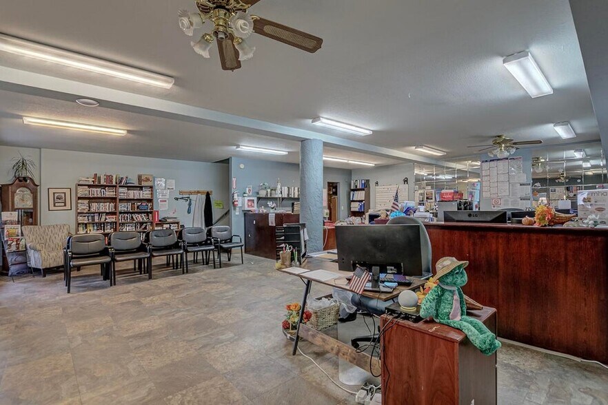 More Photos Of 512 W Main St, Payson Flex For Sale