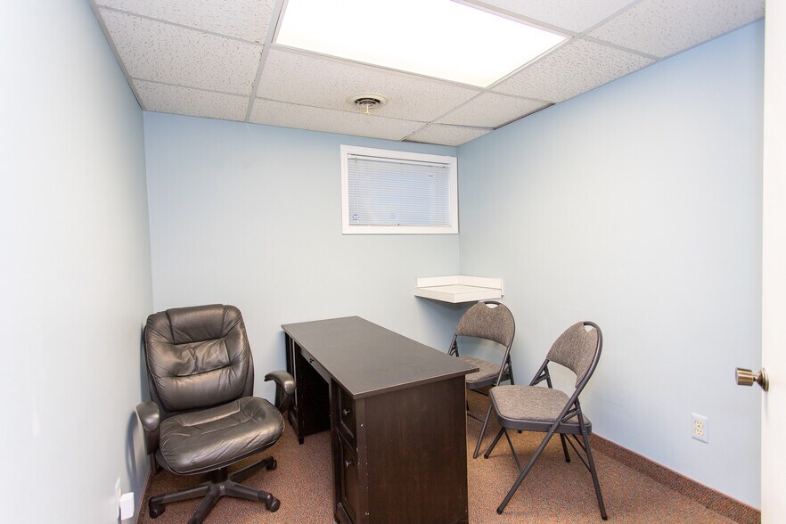 More Photos Of 1265 W Huron St, Waterford Medical For Lease