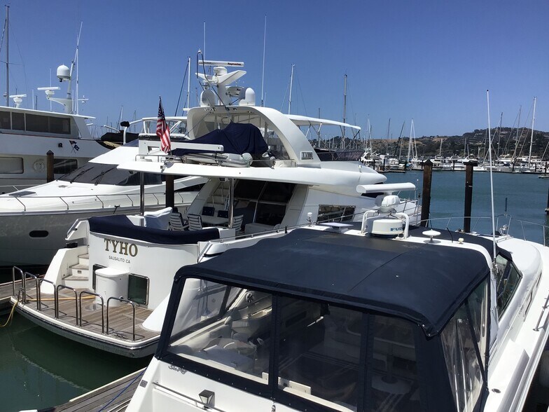 More Photos Of 681 Bridgeway, Sausalito General Retail For Sale