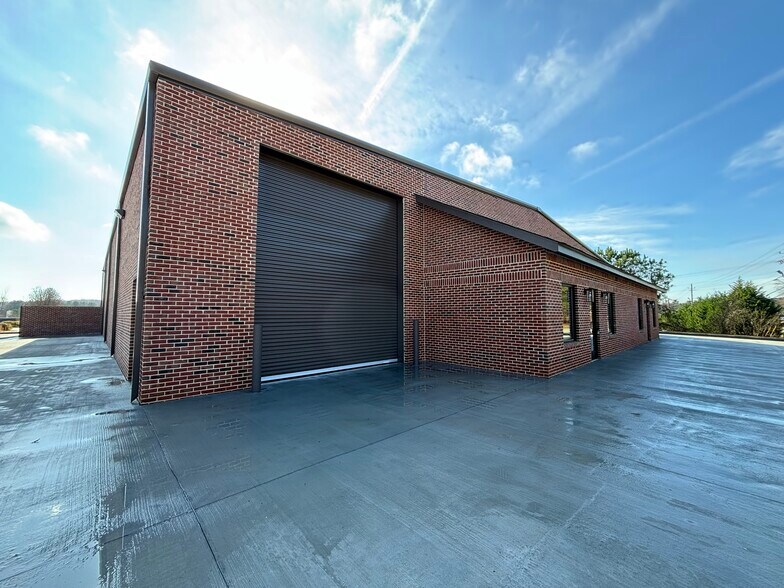 More Photos Of 3606 Explorer Trl, Oakwood Warehouse For Sale