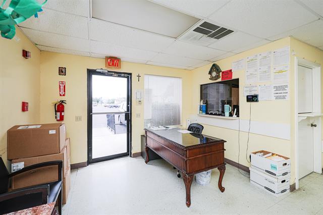 More Photos Of 220 W Hillside Rd, Laredo General Retail For Sale